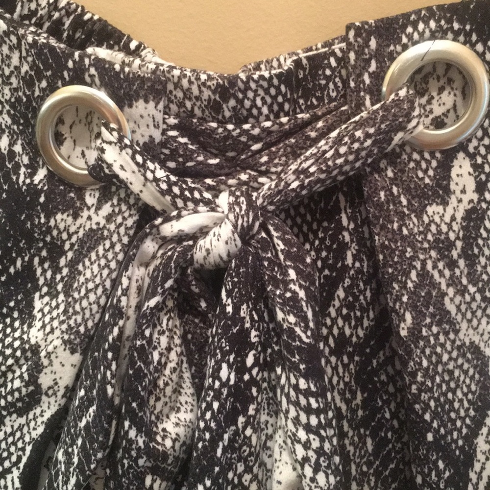 Goddess snakeskin jet black combo pants - Picture 3 of 13